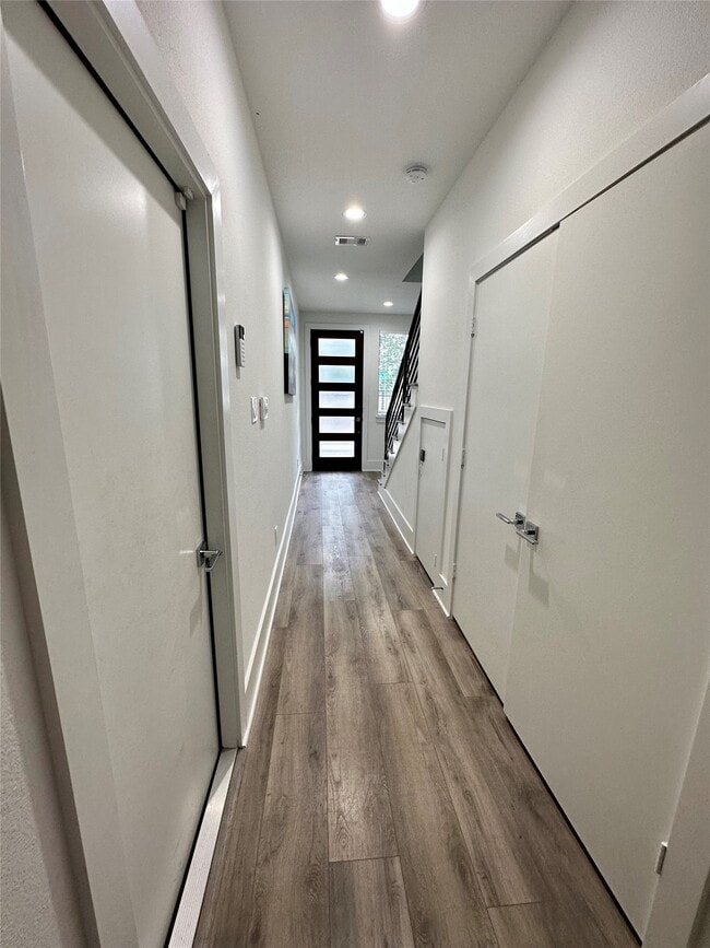 Building Photo - 6642 Del Rio St