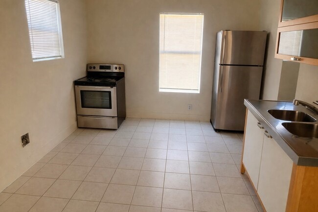 Building Photo - 602 Cordell St