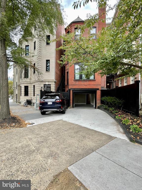 Building Photo - 1605 22nd St NW