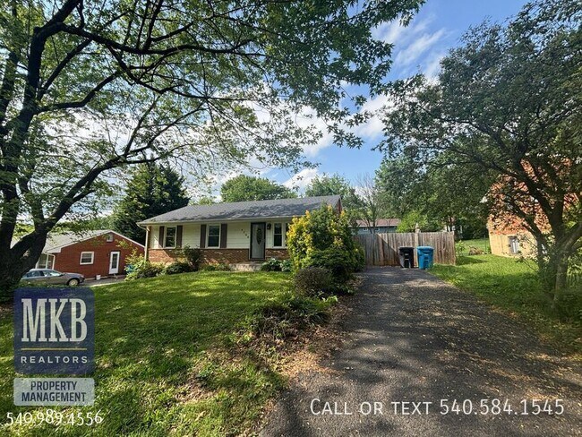 Building Photo - 4706 Casper Dr NE