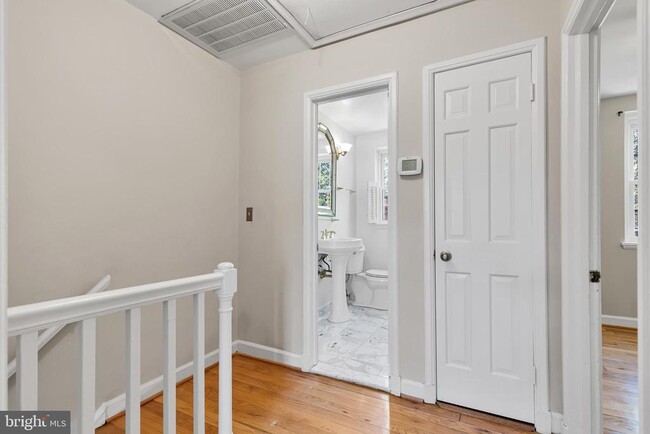 Building Photo - 3011 S Buchanan St