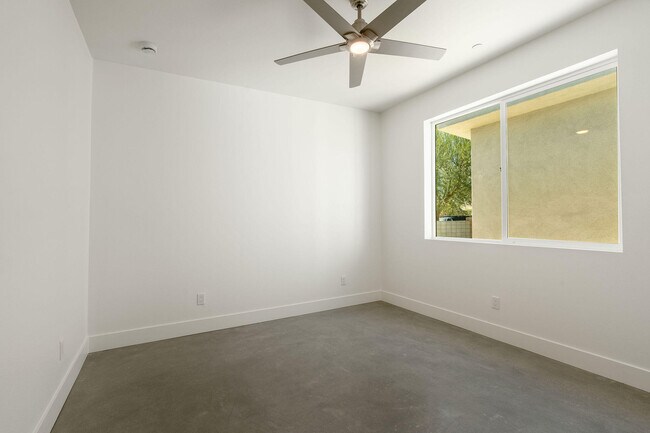 Building Photo - 416 Rosa Parks Rd