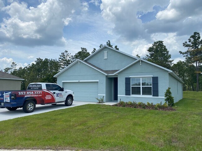 Building Photo - Desirable SE Ocala Neighborhood - Lake Dia...