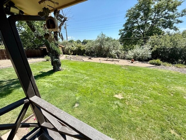 Building Photo - Unbelievable Lakewood Home