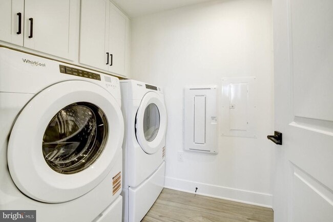 Building Photo - 1141 Fortune Terrace