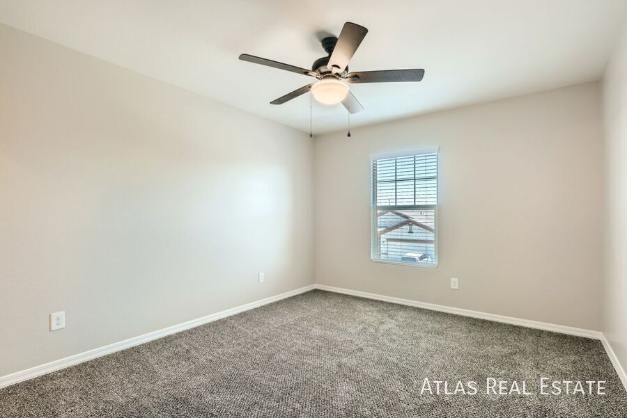 Building Photo - 4518 W Saddlebush Way