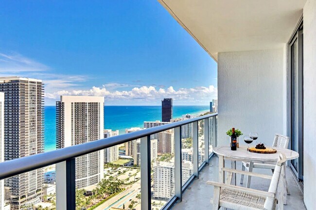 Building Photo - 4010 S Ocean Dr