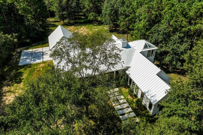Building Photo - 9879 Stubbs Rd