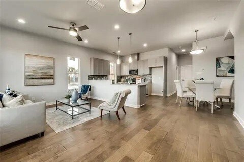 Building Photo - 5805 Rivendell Dr