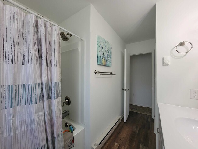 Building Photo - 350 Blue Bell Dr