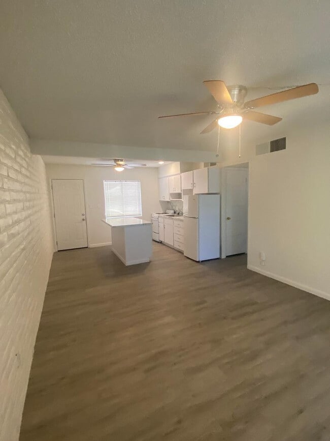 Building Photo - 4140 E Cliffside Trl