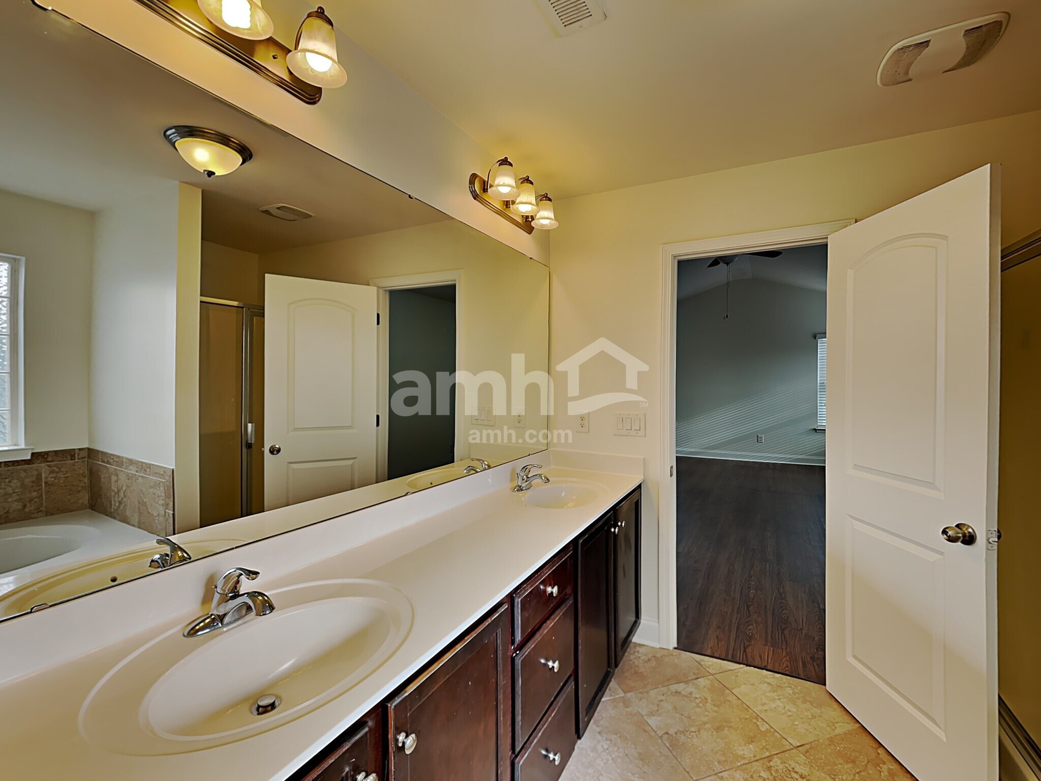 Building Photo - 1003 Forestway Ct