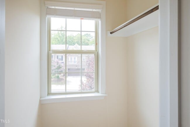 Building Photo - 533 Fumagalli Dr