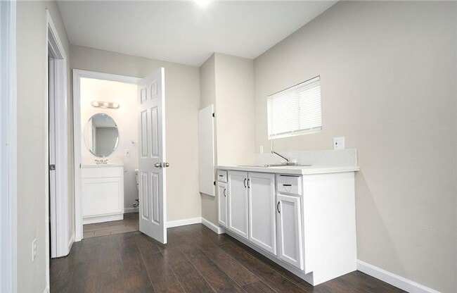 Primary Photo - AVAILABLE NOW! LOVELY Remodeled 2 Bedroom ...
