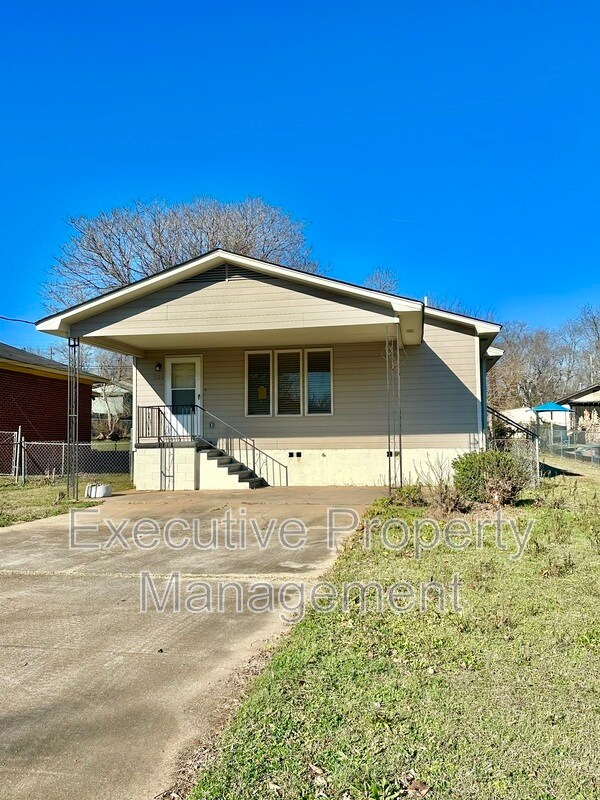 Building Photo - 903 Rose Ave