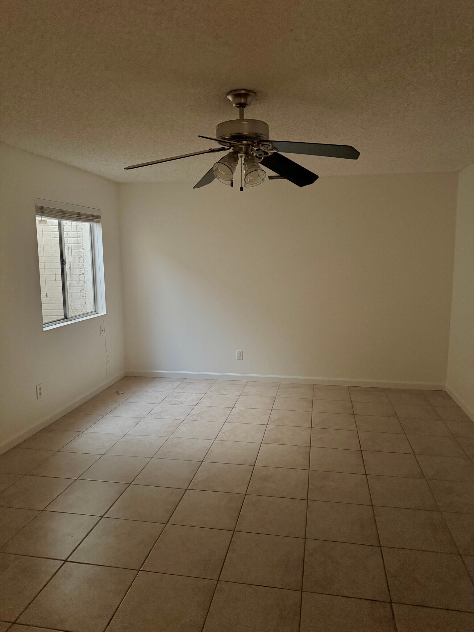 Building Photo - 1550 N Stapley Dr