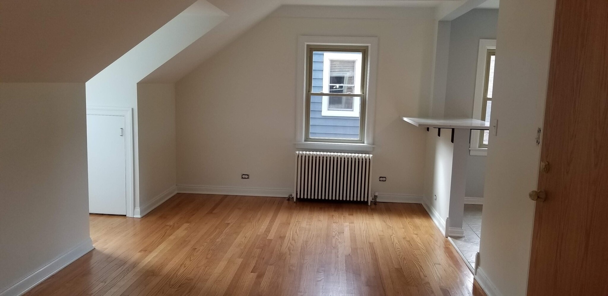 Unit 2 - 679 Park Ave W