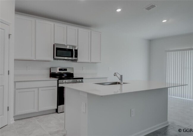 Building Photo - 5005 Worchester Dr