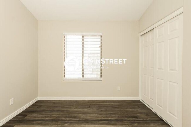 Building Photo - 3 Bedroom Pet-Friendly Home in Tolleson, AZ with Main Street Renewal