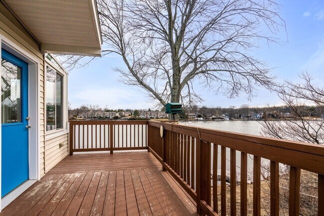 Building Photo - 157 Lake Ave