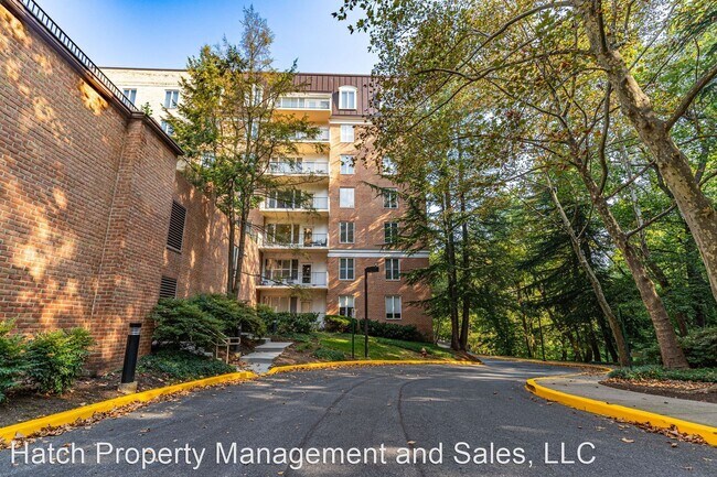 Building Photo - 3 br, 2 bath House - 8101 Connecticut Ave....