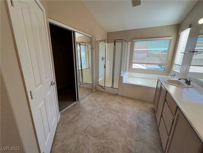 Building Photo - 4429 Rockaway Beach St