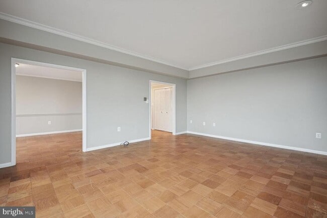 Building Photo - 10401 Grosvenor Pl