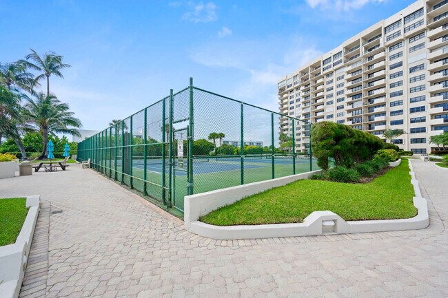 Building Photo - 5000 N Ocean Blvd
