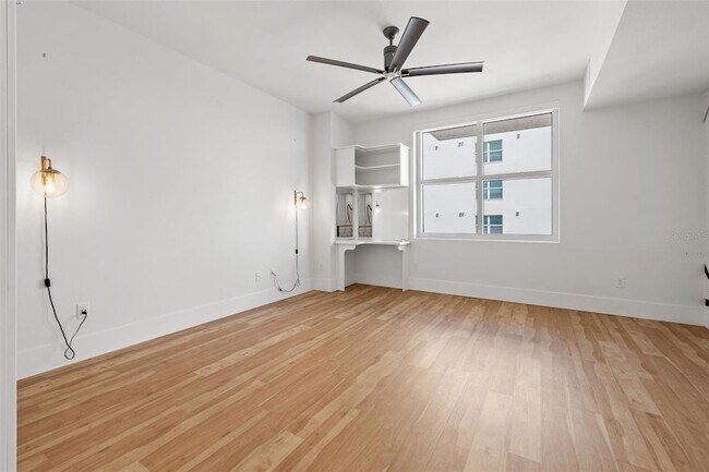 Building Photo - 1208 E Kennedy Blvd