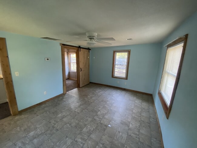 Building Photo - 214 E Williams St