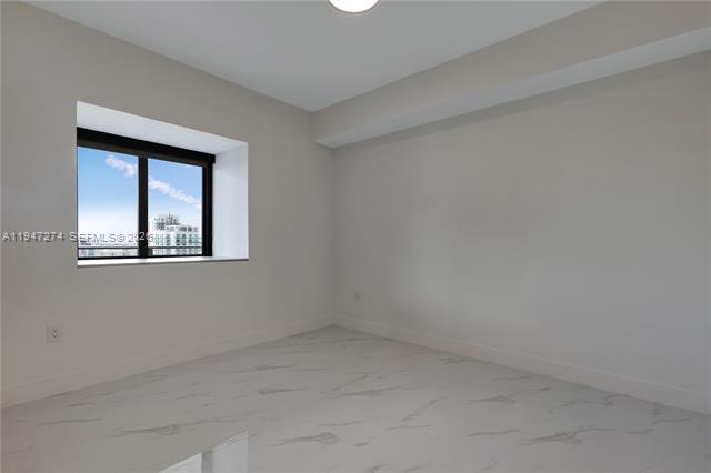 Building Photo - 700 NE 24