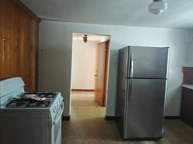 Building Photo - 1302 Walden Ave