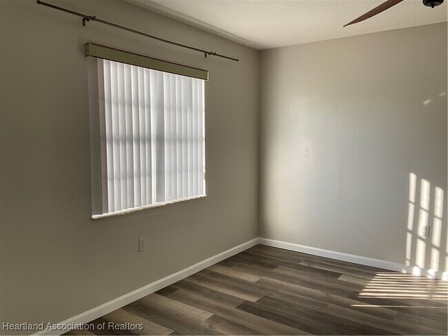 Building Photo - 106 Karola Dr