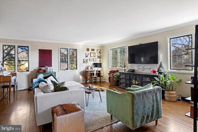 Building Photo - 64 Parchment Dr