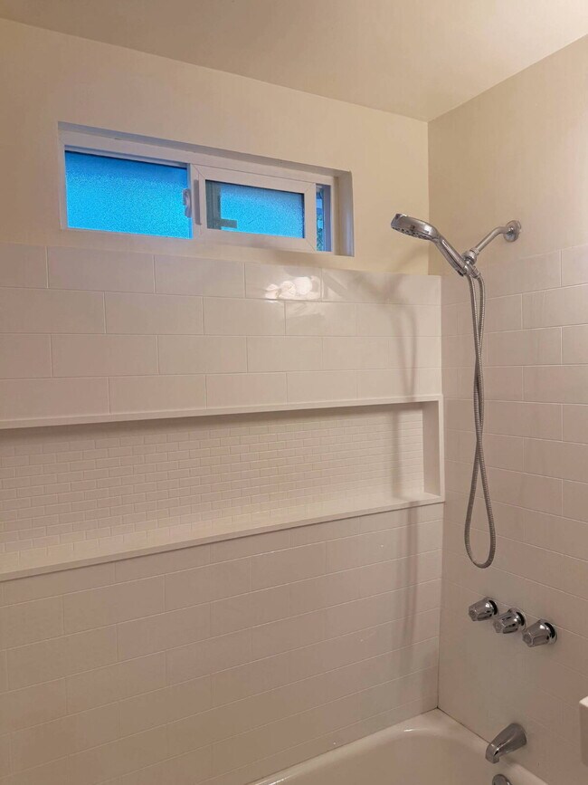 Building Photo - Charming one-bedroom, one-bath home