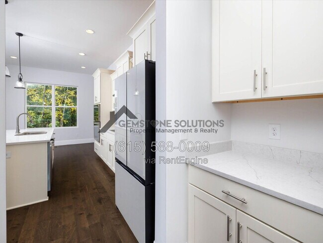 Building Photo - 631 Silva Ln