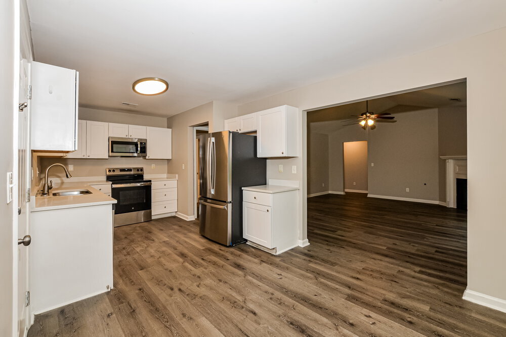 Building Photo - 13183 Sandbourne S