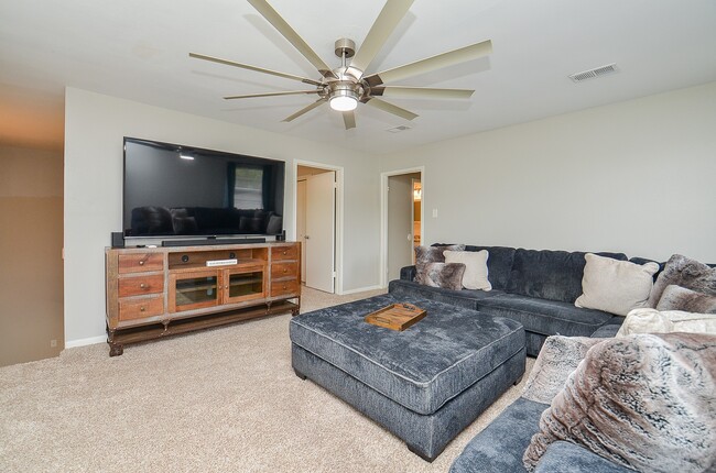 Building Photo - 2019 Briarlee Dr