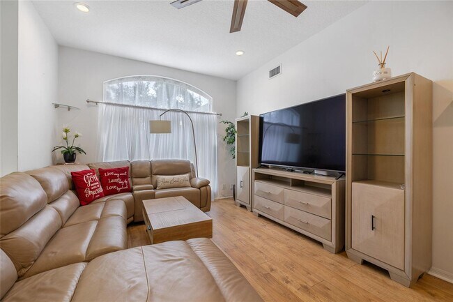 Building Photo - 5460 NW 38th Terrace