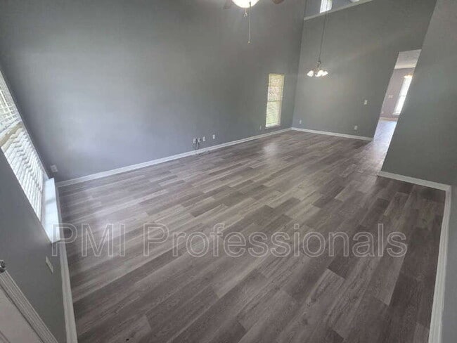 Building Photo - 1214 Timber Creek Dr