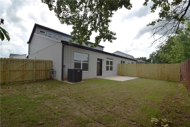 Building Photo - 672 Sun Meadows Loop