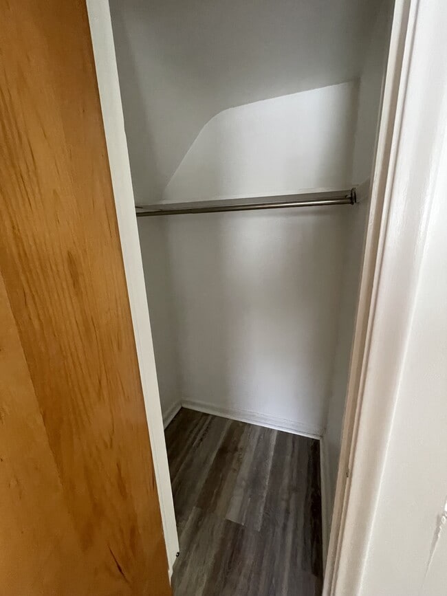 Building Photo - 2528 Forest Ave