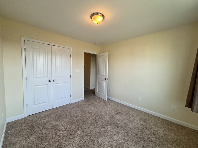 Building Photo - 5407 Nessee St