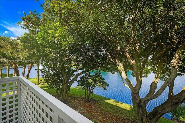 Building Photo - 905 Mainsail Cir