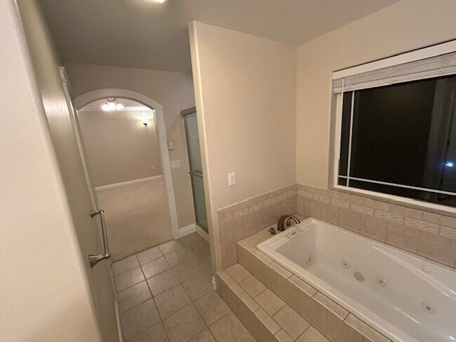 Building Photo - Charming Wasilla Haven: 4BR, 2.5BA Gem wit...