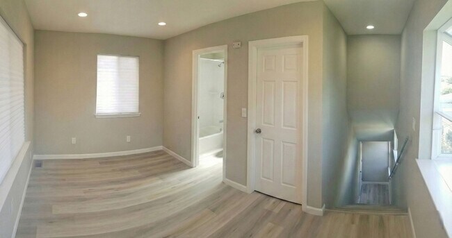 Building Photo - Freshly Remodeled 4-Bedroom House w/ Private Yard in Oakland