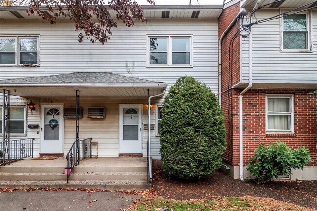 Building Photo - 115 Kensington Ave