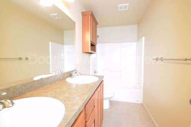 Building Photo - 6013 S Madison Pl