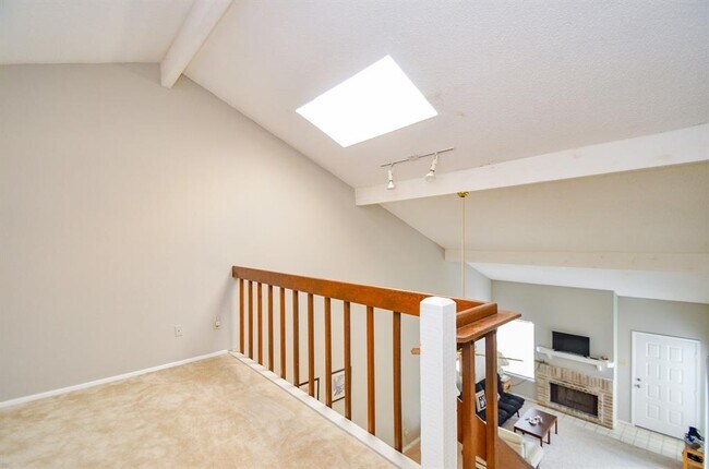 Building Photo - 6211 Ludington Dr