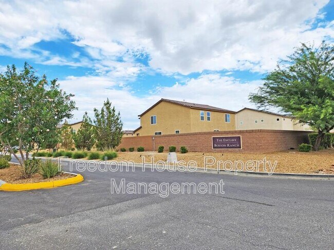 Building Photo - 3821 E Weld Ave